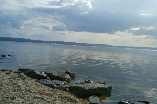 юменский подросток переплыл челябинское озеро Тургояк 