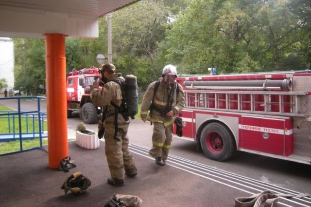 В Новом Уренгое подросток спас детей из горящей квартиры