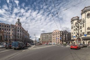 В Киеве хотят переименовать площадь Льва Толстого в честь украинского деятеля