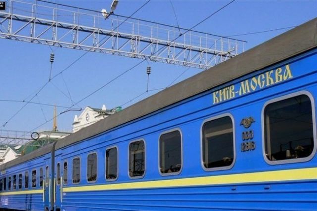 «Укрзализныця» сократила перевозку пассажиров в Россию в пять раз
