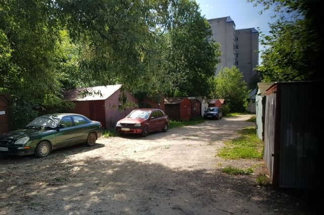 Во Владимире снесут незаконные гаражи у домов на проспекте Ленина.