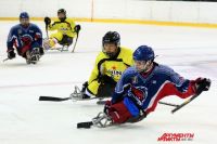 В Оренбурге проходит турнир по следж-хоккею «Кубок вызова «Вперед, на лед!».