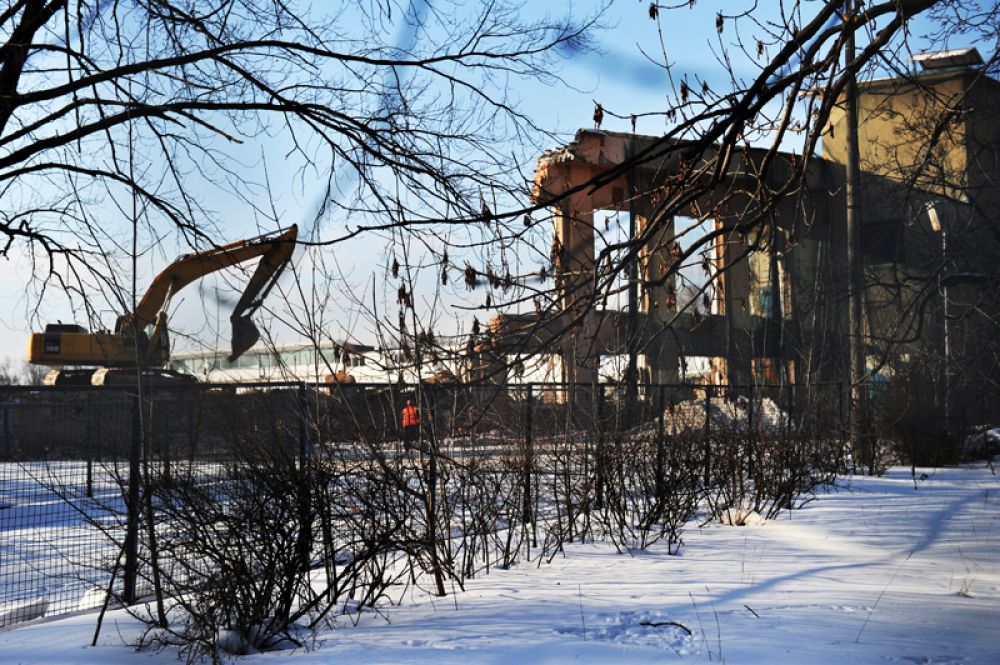 Снос восточной трибуны стадиона «Динамо» в Москве. 2012 год.