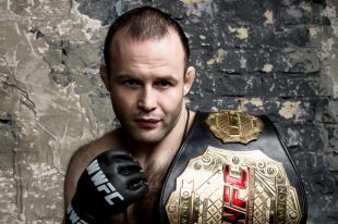 Чемпион WWFC в среднем весе Сергей Гузев: Останавливаться не собираюсь
