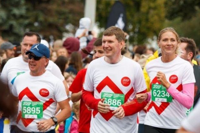 В прошлом году Максим Решетников пробежал 3 км, а в этом году заявился на 10 км.