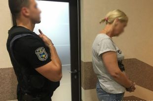Группа мошенников под видом известного экстрасенса обманывали людей