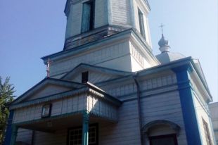 Под Черкассами из-за попадания молнии воспламенилась церковь 1896 года
