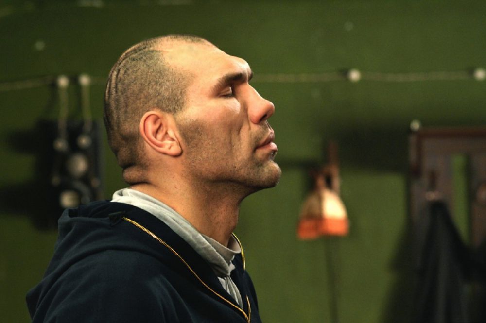 Николай Валуев в фильме «Каменная башка», 2009 год.