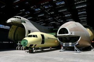 Крупная компания США вложит средства в украинский авиазавод, - посол