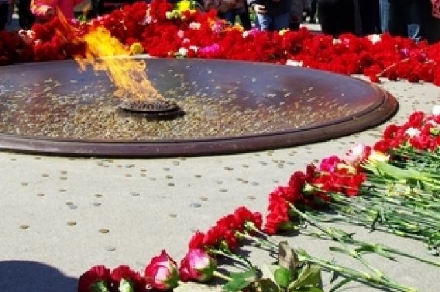 Новосибирцы возложили цветы в память о погибших в бою.