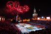 Салют на генеральной репетиции церемонии открытия XI Международного военно-музыкального фестиваля «Спасская башня» на Красной площади в Москве.