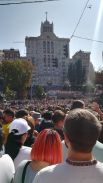 Люди заняли все пространство от Европейской площади до Бессарабки, а также полностью Крещатик и Майдан Независимости.