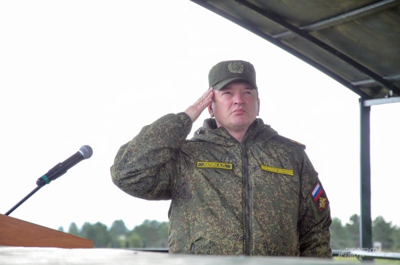 Командующий войсками Центрального военного округа генерал-лейтенант Александр Лапин.