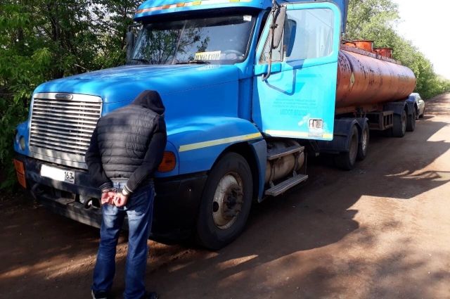 В Новосергиевском районе поймали членов ОПГ при краже нефти.