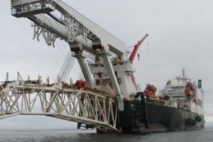 Газпром начал постройку морской части газопровода в обход Украины