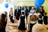 С Днём знаний школьников, их родителей и учителей поздравил Александр Гусев.