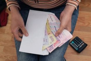 В Украине утвердили стратегию борьбы с неофициальными заработками