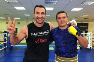 Александр Усик и Владимир Кличко провели совместный спарринг