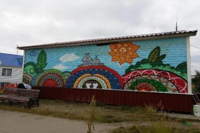 В Тазовском дети создали первый в поселке граффити-объект