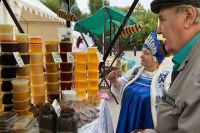 Эдуард Абдуллин: тюменцы могут купить на ярмарке продукты со скидкой
