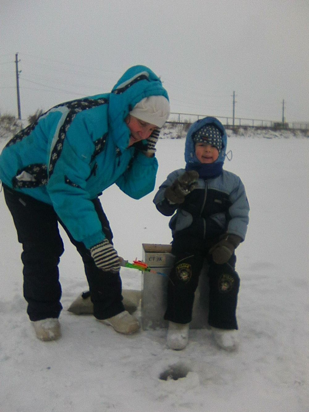 8. Вячеслав Цой, 6 лет. На фото - первая рыбалка в 4 года вместе с дедушкой и бабушкой. Рыбачили мы на нашем пруду в городе Добрянка.
