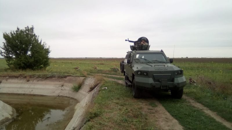 Украина перебросила войска в район Азовского моря.