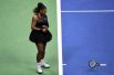 Теннисистка Серена Уильямс сломала свою ракетку во время игры против Наоми Осаки из Японии в финале US Open.