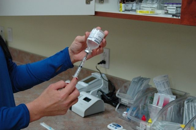 Тюменцы смогут поставить прививку от гриппа в вакциномобиле
