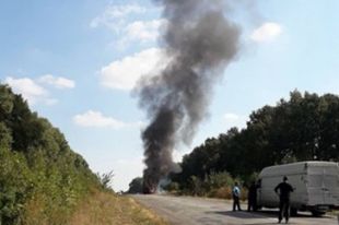 Во время движения загорелся моторный отсек автобуса.