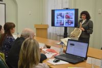 Тюменка участвует в конкурсе «Доброволец России» с тактильными книгами