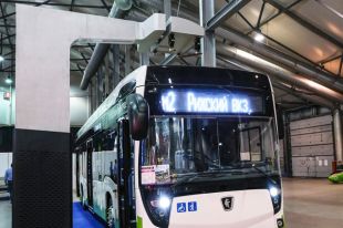 Станция быстрой зарядки электротранспорта.