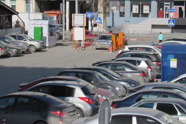 В Тюмени на улице Республики уменьшат часть парковки