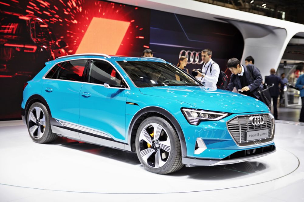 Электрический кроссовер Audi e-tron 55.