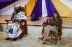 Первая леди США Мелания Трамп на встрече с вождем народа Фанти во время визита в Гану.