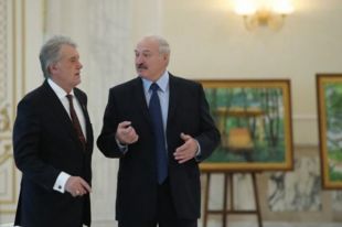 Лукашенко пожаловался на огромные партии оружия из Украины