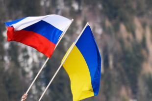 Украина необходимо мирно перезаключить с Россией 400 договоров, - МИД