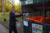 В Дзержинском районе установлены контейнеры для пластика, стекла, металла и картона.