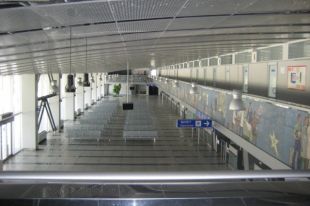 В Европарламенте призвали Украину открыть аэропорт в Мариуполе
