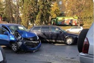 В Черновцах в ДТП попала девушка-водитель во время видеозаписи для соцсети