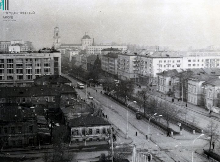 Комсомольский проспект, 1972 год. Слева - ЦУМ.