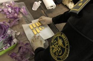 «Сюрприз» в банке с краской: под Львовом обнаружили восемь слитков золота