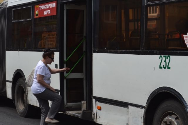 Водители красноярских автобусов провели пятиминутную акцию протеста