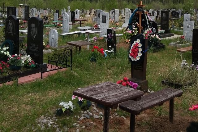 В Оренбургском районе многие кладбища оформлены с нарушением закона.