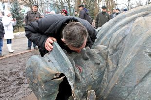 «Интересный металлолом»: памятник Ленину продали за 220 тысяч гривен