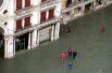 Губернатор Венето Лука Зайя заявил, что наводнение может оказаться самым сильным с 1966 года.
