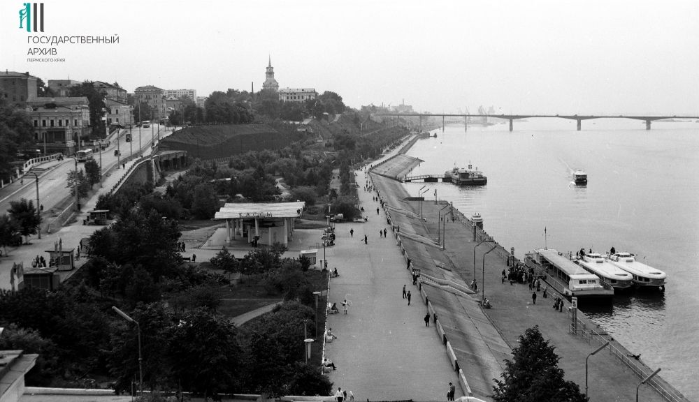 Набережная в 1980-е годы.