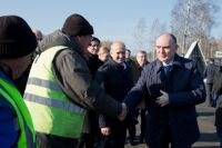 Губернатор проверил, как идёт дорожное строительство в Челябинске и на трассах области.