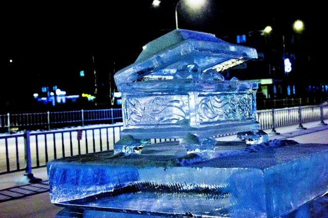 Ледовый городок Ноябрьска украсят малахитовая шкатулка и каменный цветок 