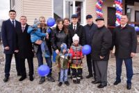 Многодетная семья из Аромашевского района получила ключи от нового дома