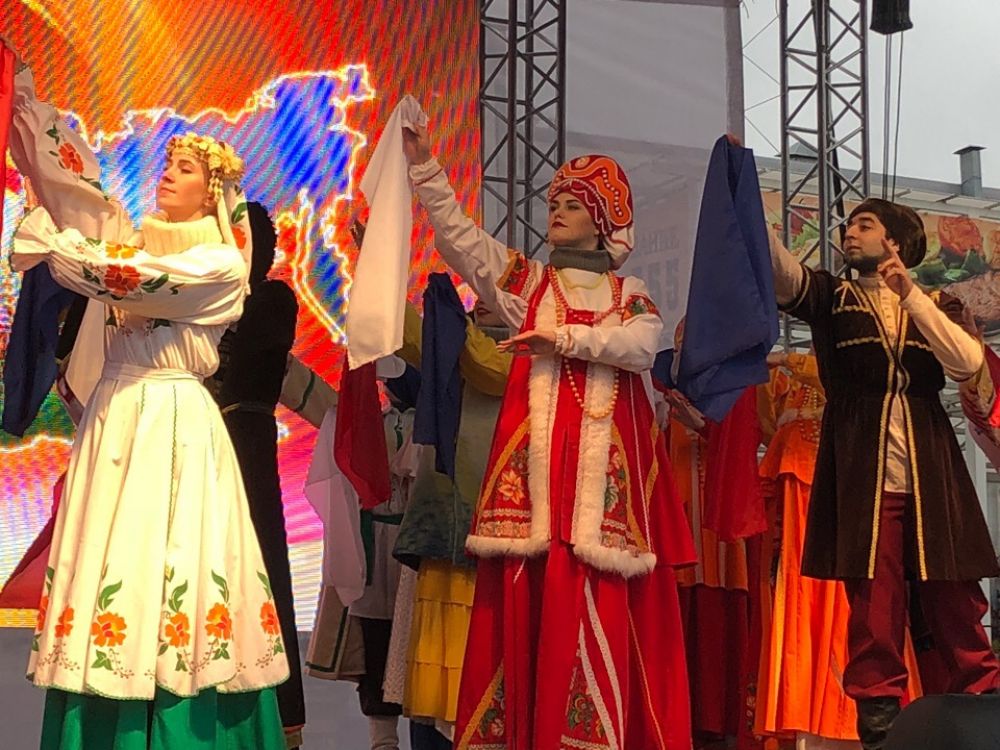 Праздничная программа в День народного единства.